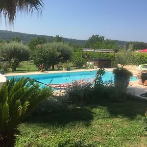 https://le-cabanon-villecroze.fr-provencehotel.com